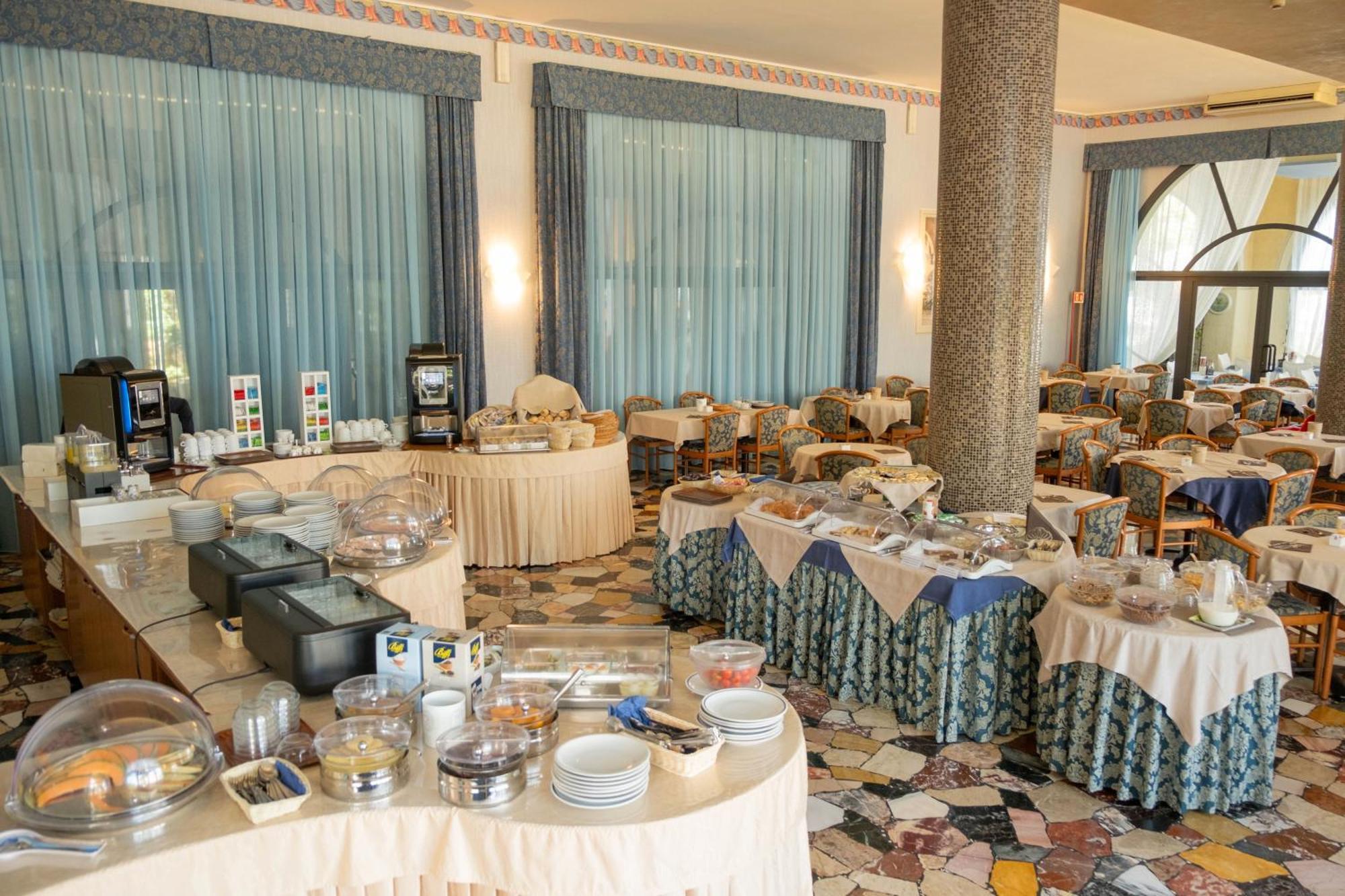 Hotel Vela D'Oro Dependence Бардолино Екстериор снимка