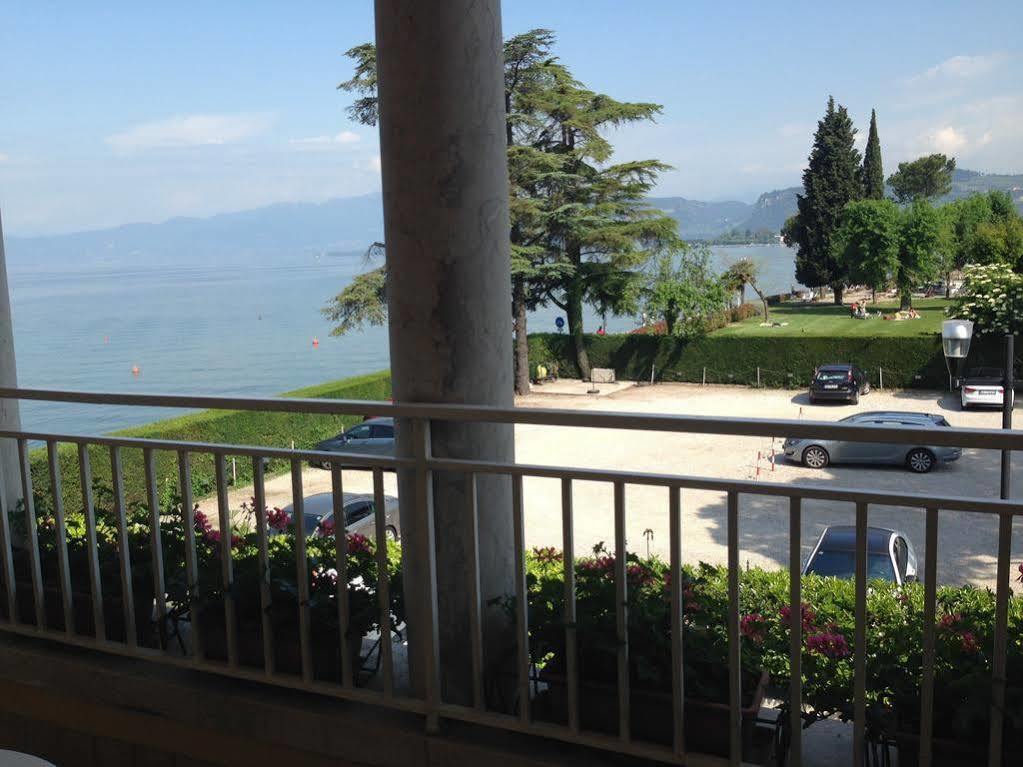 Hotel Vela D'Oro Dependence Бардолино Екстериор снимка