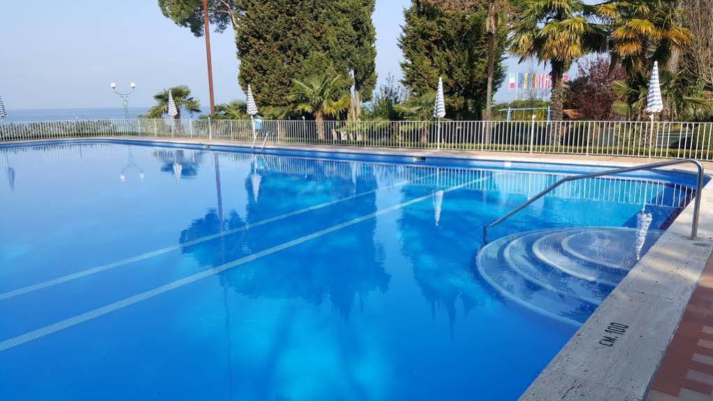 Hotel Vela D'Oro Dependence Бардолино Екстериор снимка