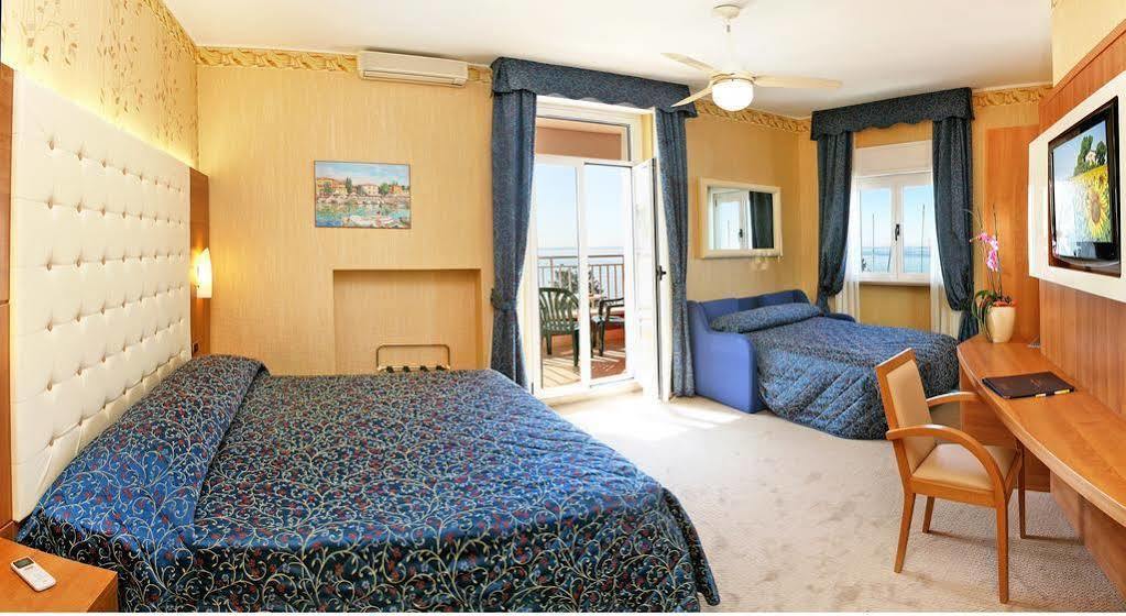 Hotel Vela D'Oro Dependence Бардолино Екстериор снимка